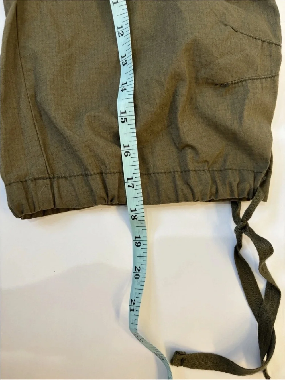 Hei Hei Anthropologie Olive Green Cargo Capri Pants Tie Hem Women’s 6